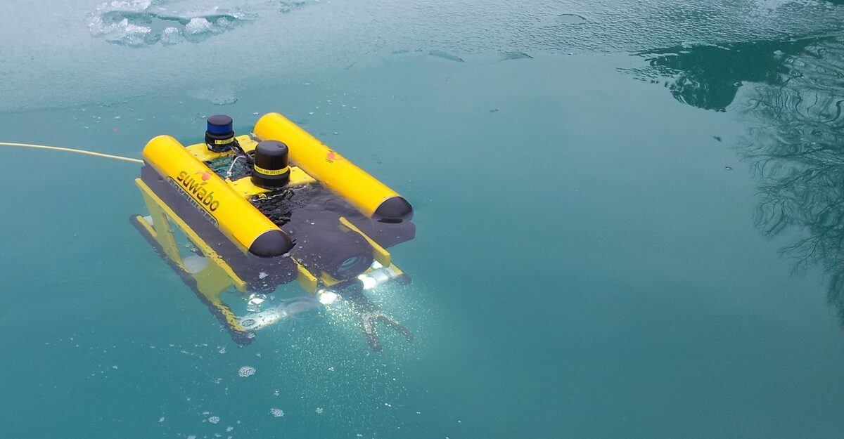 Suwabo Unterwasserdrohne (ROV) im Einsatz auf dem Wasser